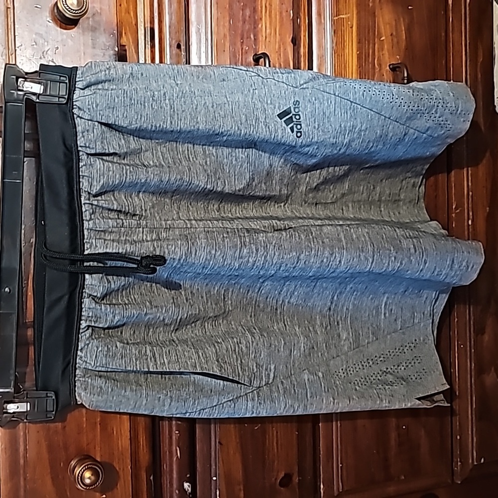 !!.          ?      Young mens S shorts.